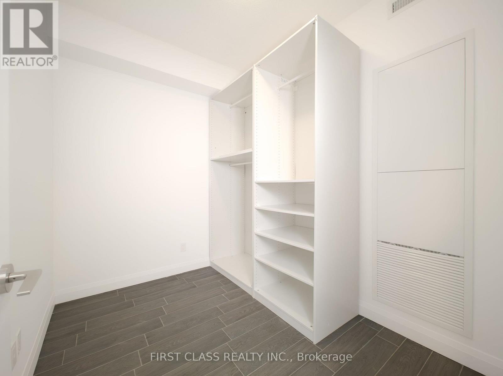 731 - 15 Water Walk Drive, Markham, Ontario  L6G 0G2 - Photo 10 - N13019304