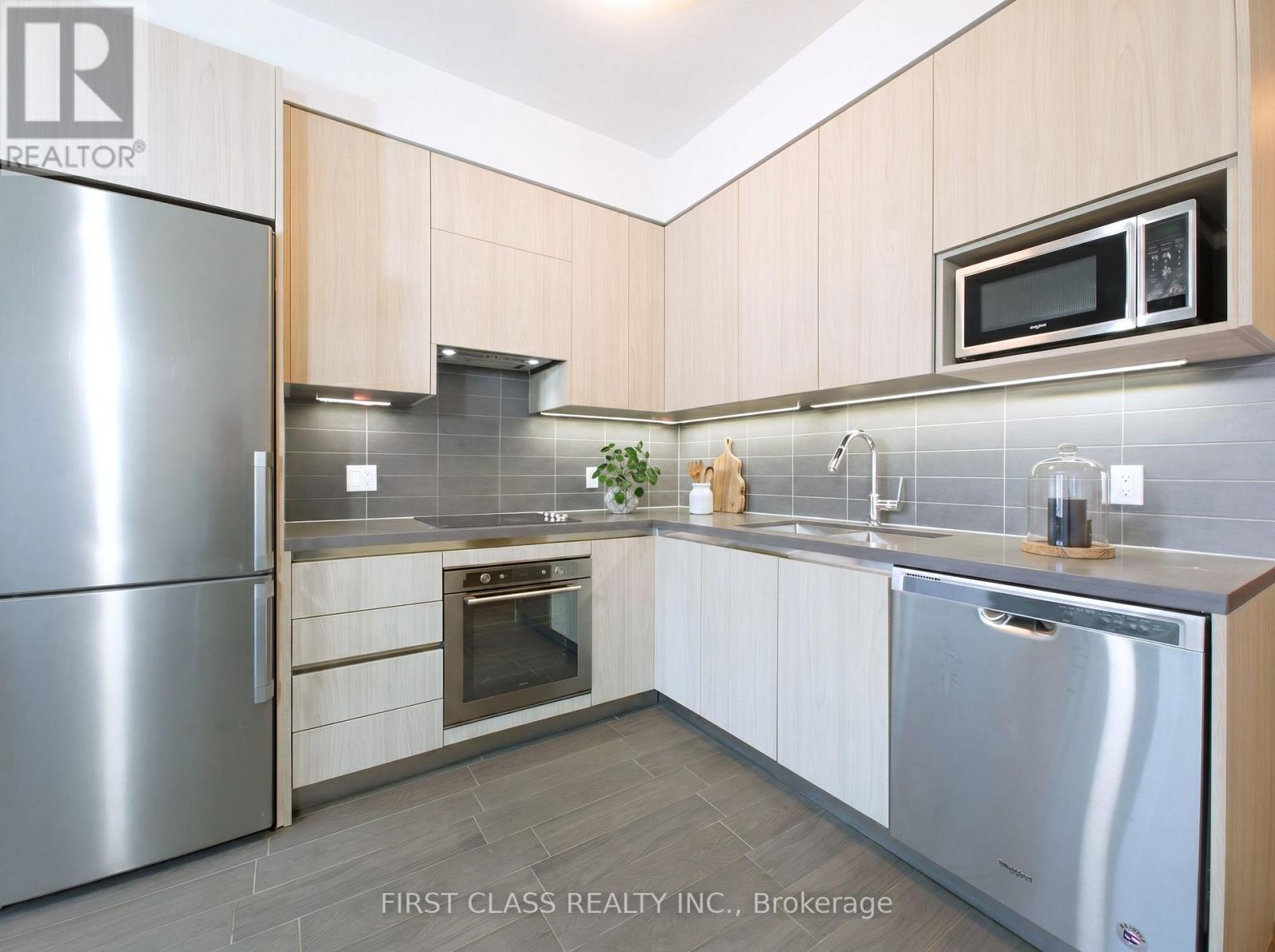 731 - 15 Water Walk Drive, Markham, Ontario  L6G 0G2 - Photo 13 - N13019304