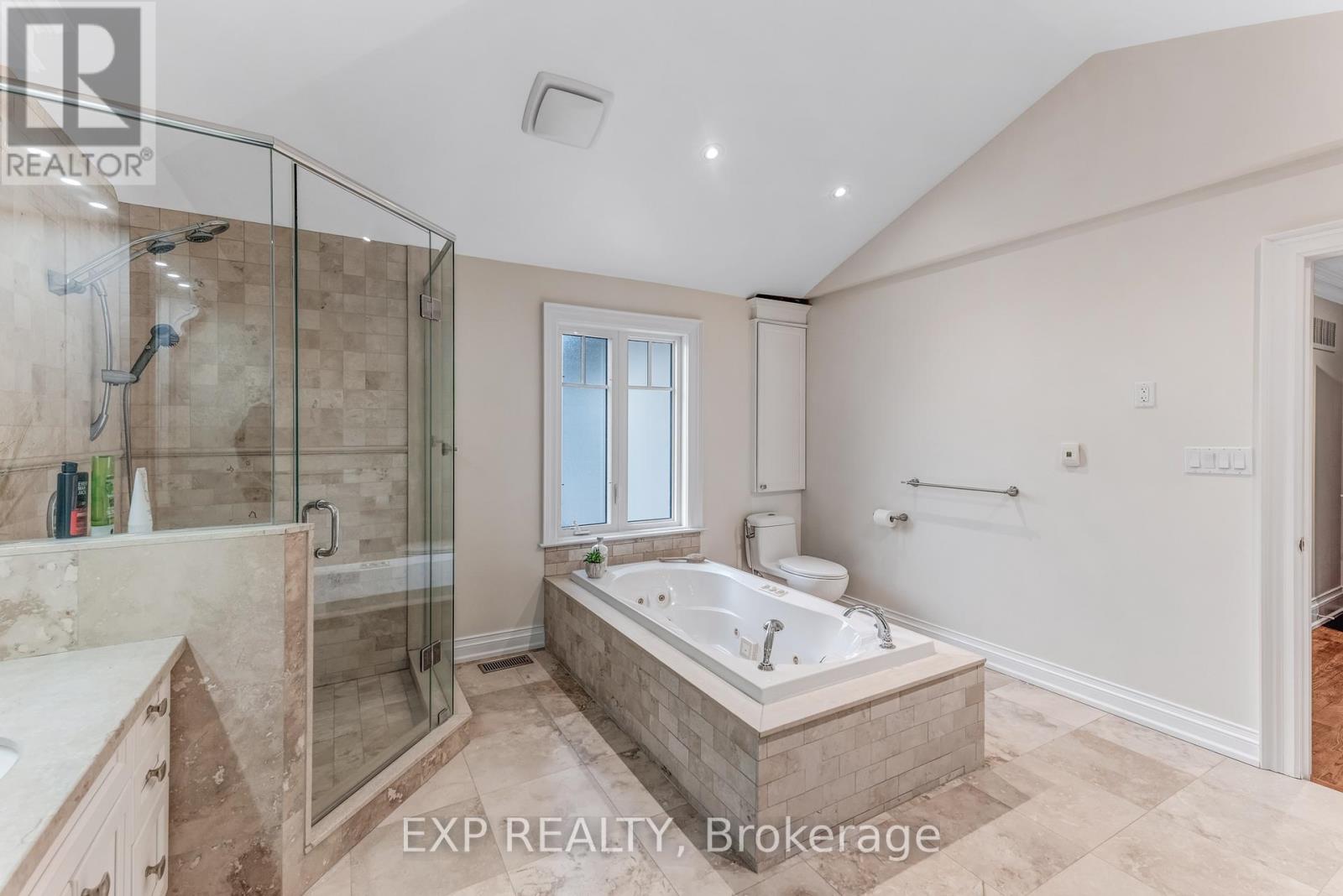 19 Glenhill Trail, Whitchurch-Stouffville, Ontario  L4A 1L9 - Photo 24 - N13019310