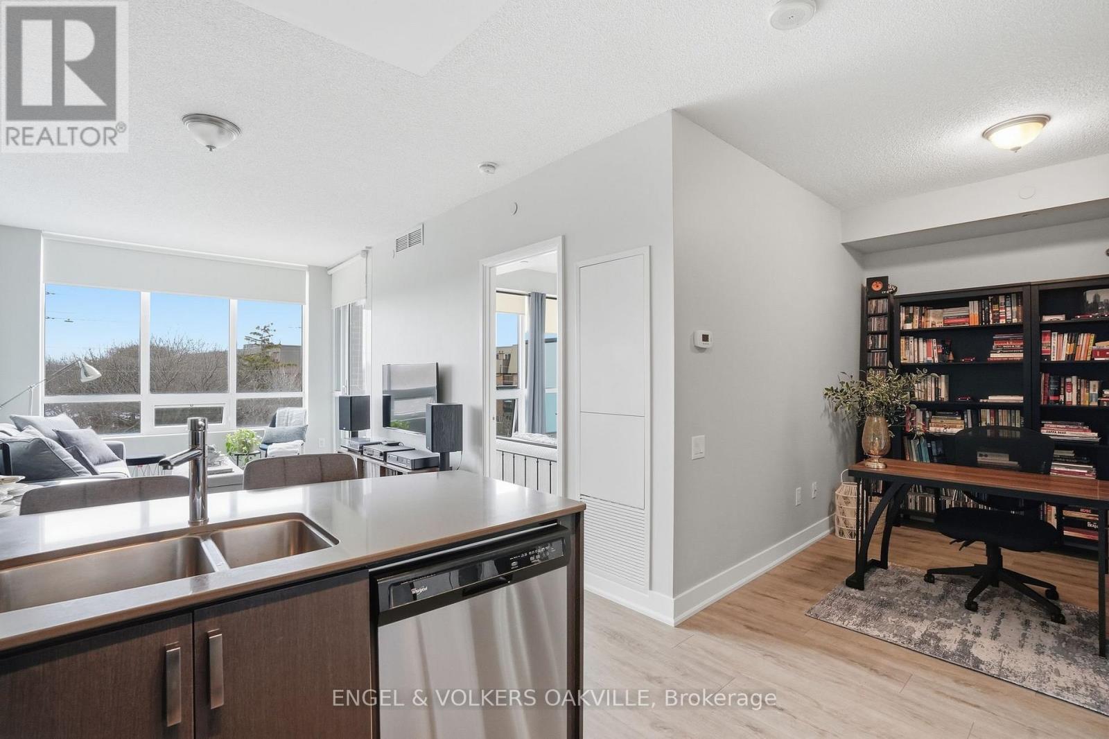 528 - 7608 Yonge Street, Vaughan (Crestwood-Springfarm-Yorkhill), Ontario  L4J 0J5 - Photo 6 - N13019344