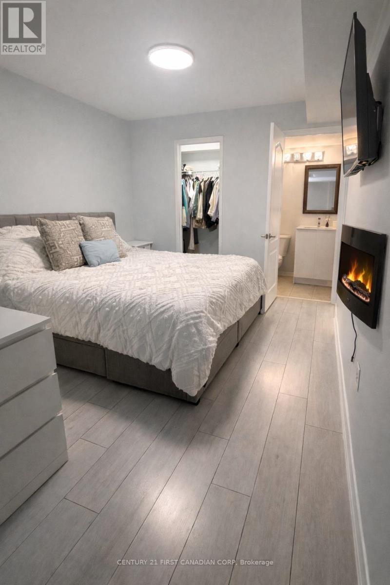 2 - 35 Hays Boulevard, Oakville, Ontario  L6H 0J1 - Photo 15 - W12953502