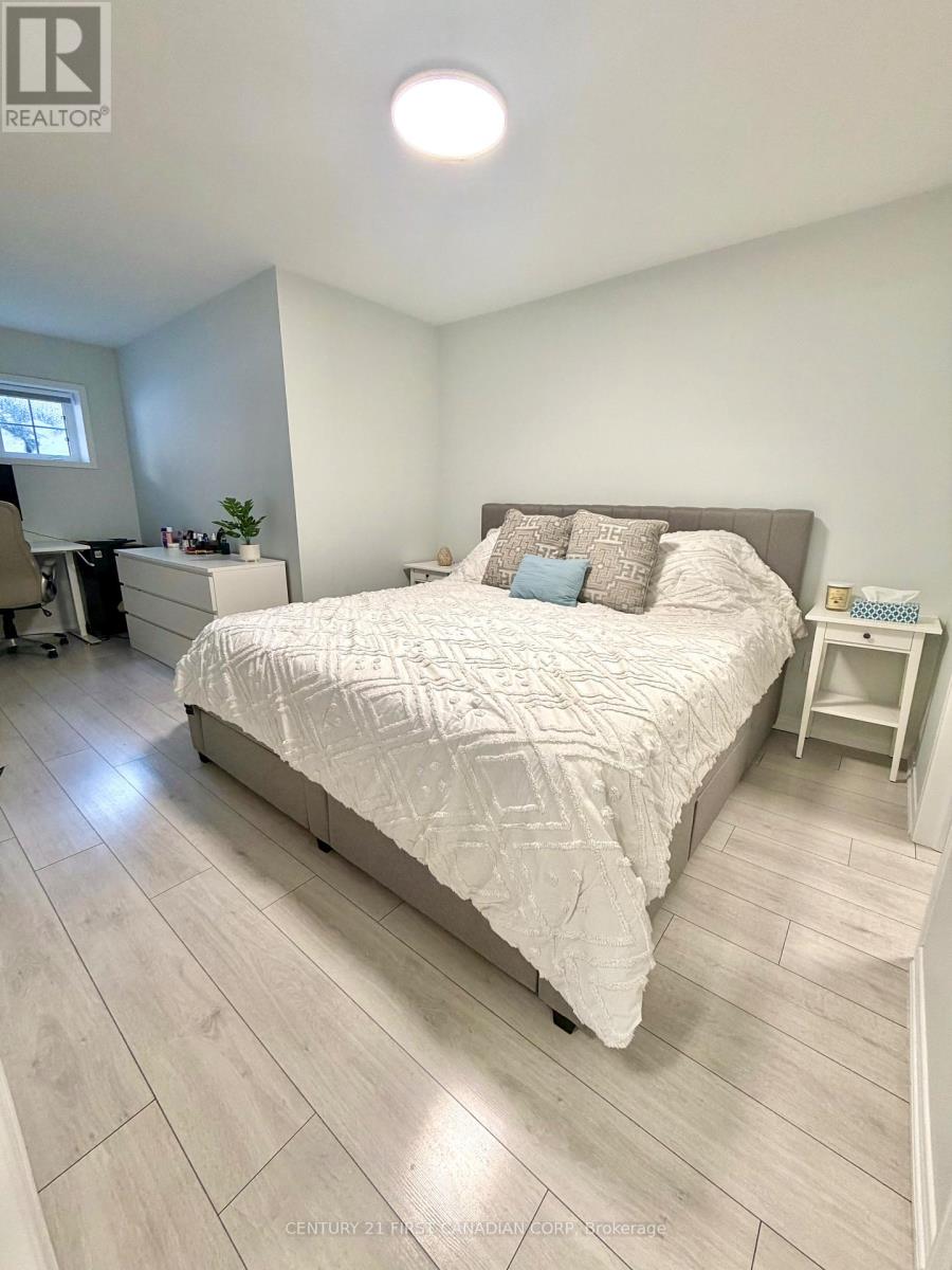 2 - 35 Hays Boulevard, Oakville, Ontario  L6H 0J1 - Photo 13 - W12953502