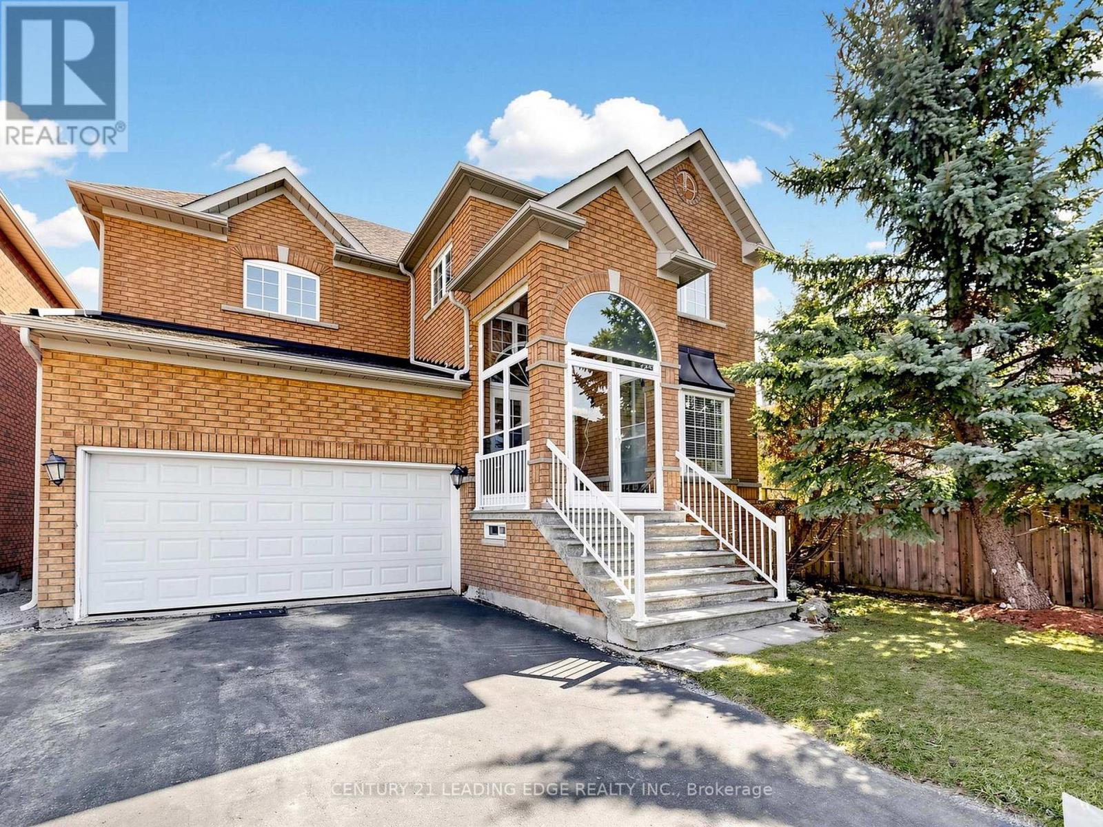 19 Fountain Court, Richmond Hill, Ontario  L4S 2K4 - Photo 2 - N13019232