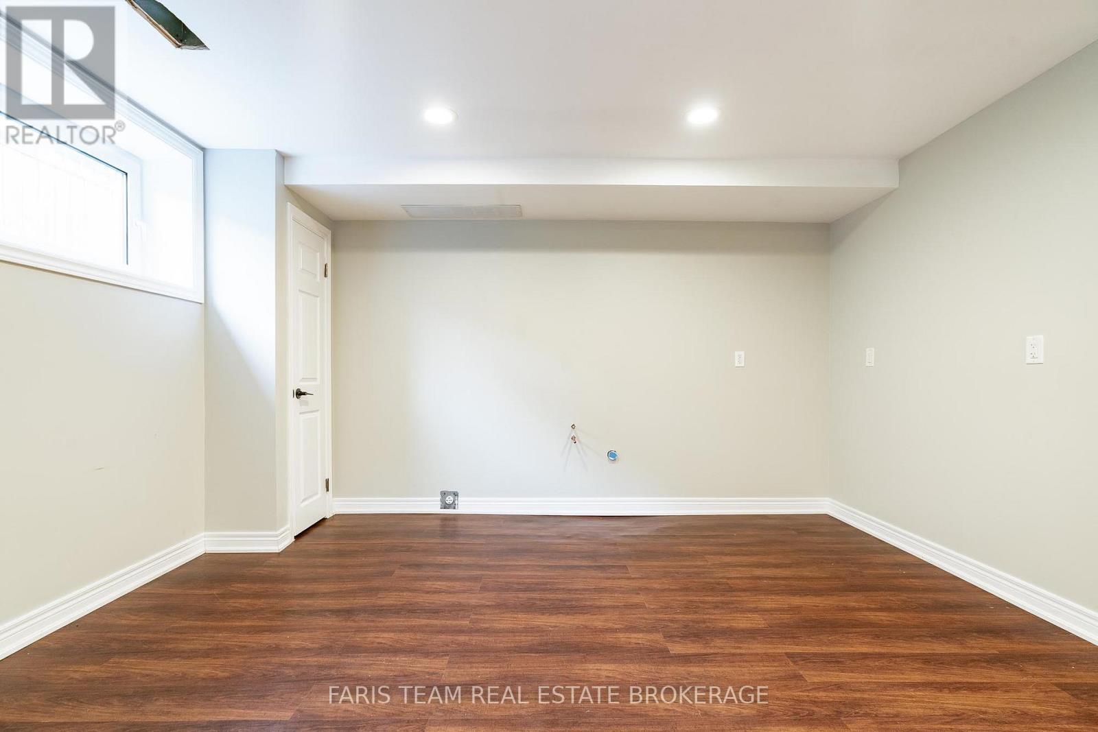 104 Knox Road E, Wasaga Beach, Ontario  L9Z 2T5 - Photo 35 - S13019178