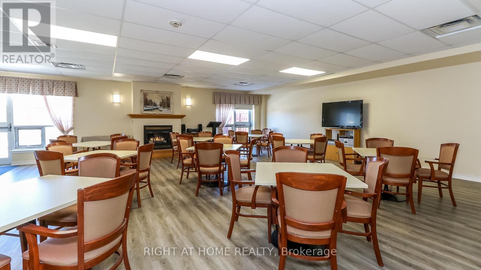 505 - 94 Dean Avenue, Barrie, Ontario  L4N 0M3 - Photo 2 - S13019454