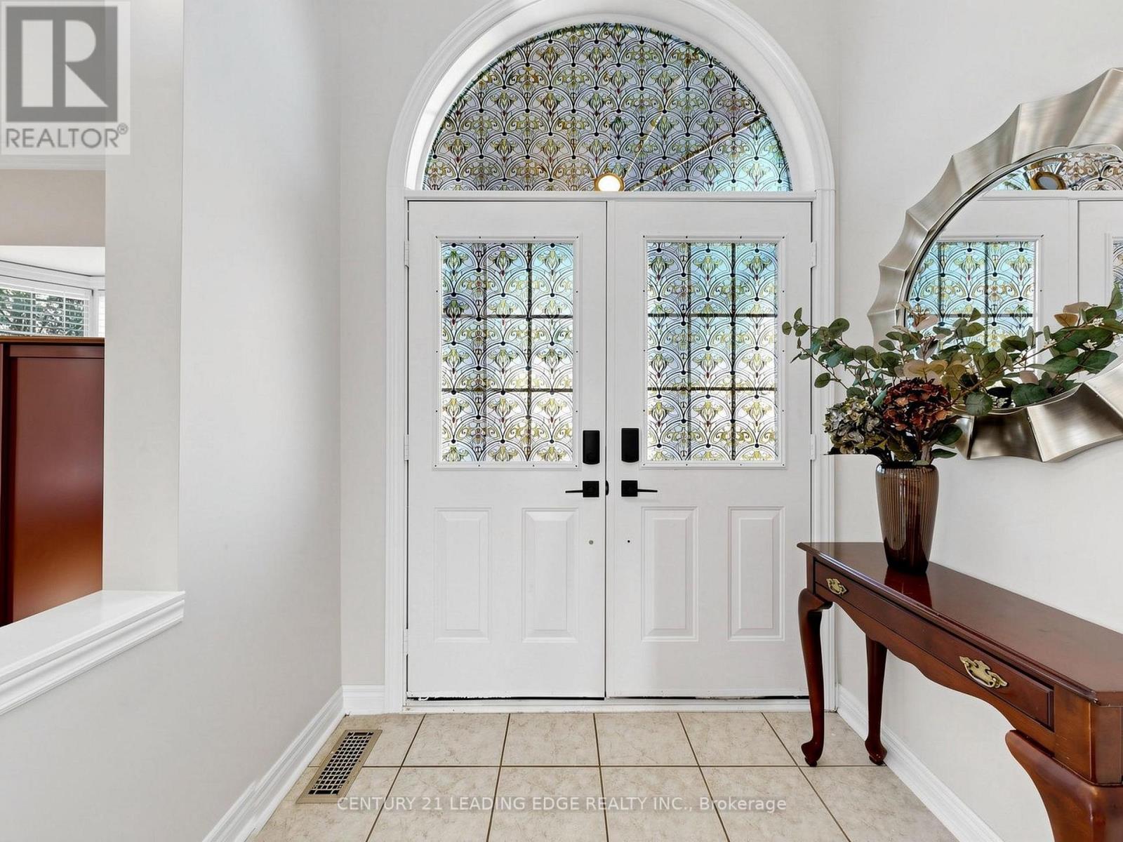 19 Fountain Court, Richmond Hill, Ontario  L4S 2K4 - Photo 4 - N13019232