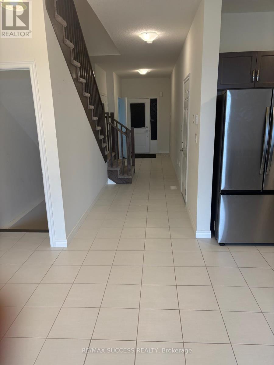 23 Lloyd Davies Way, Hamilton, Ontario  L0R 1C0 - Photo 3 - X12668664