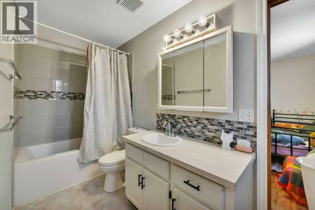 4 Blackstone Avenue, Lacombe, Alberta  T4L 1P8 - Photo 20 - A2281344