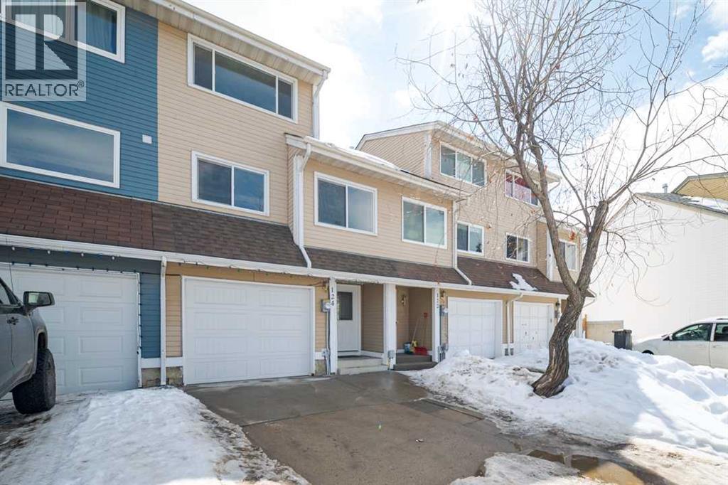 124 Wallace Place, Fort Mcmurray, Alberta  T9H 4P9 - Photo 4 - A2301835