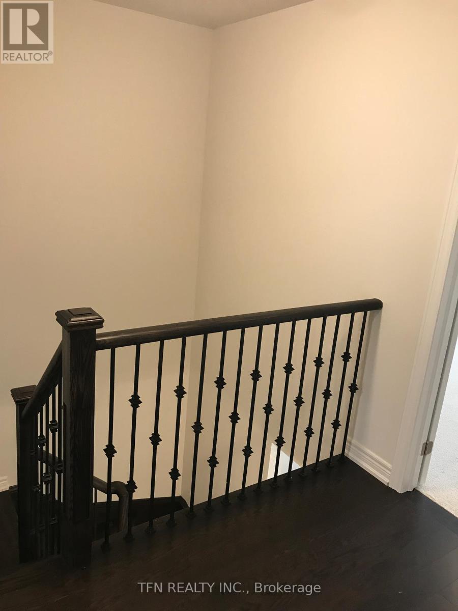 32 Spokanne Street, Brampton, Ontario  L6R 0B3 - Photo 10 - W13019184