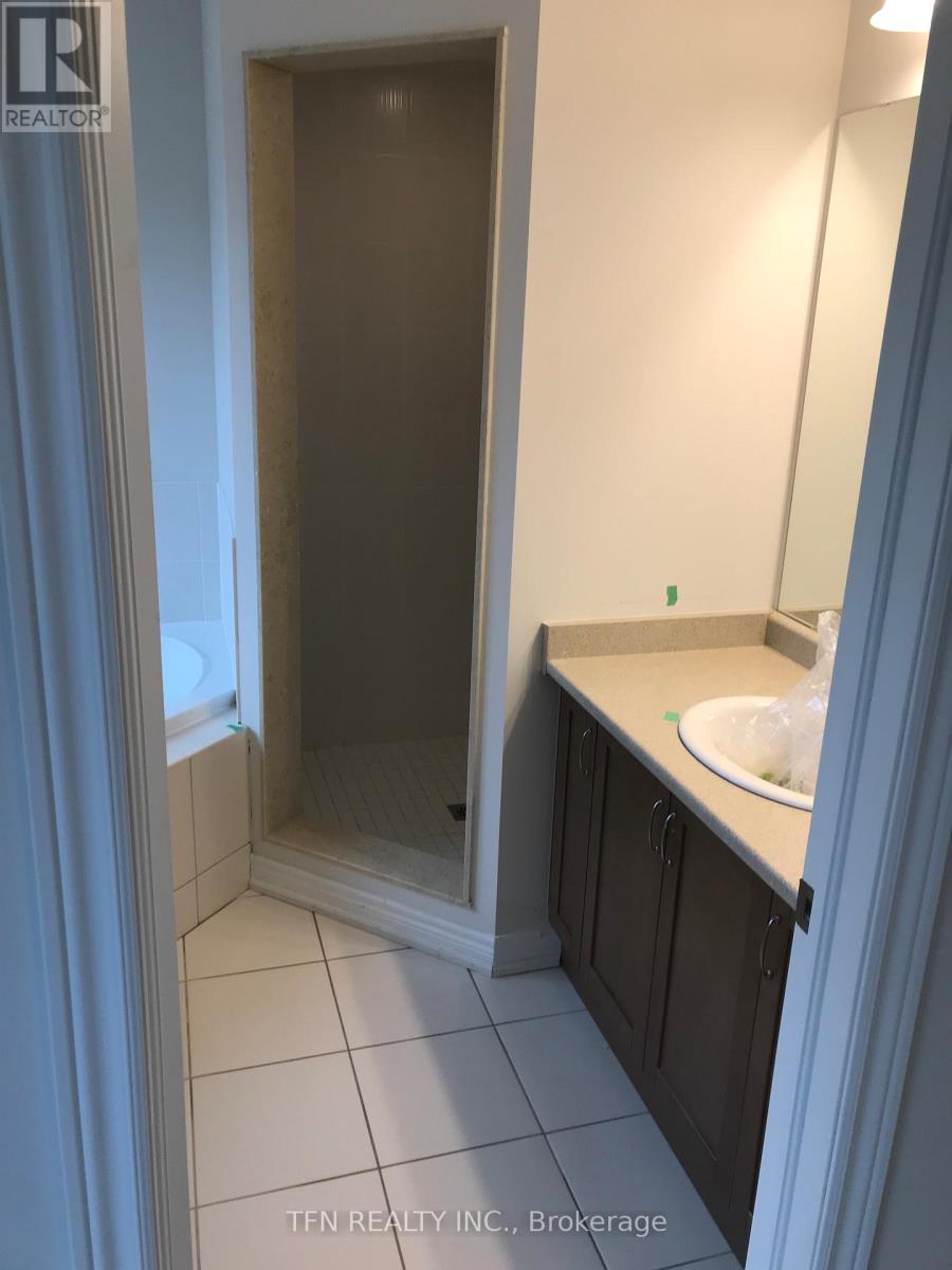 32 Spokanne Street, Brampton, Ontario  L6R 0B3 - Photo 14 - W13019184