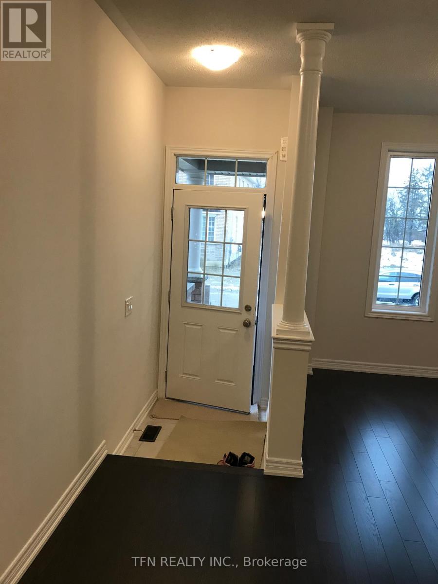 32 Spokanne Street, Brampton, Ontario  L6R 0B3 - Photo 2 - W13019184