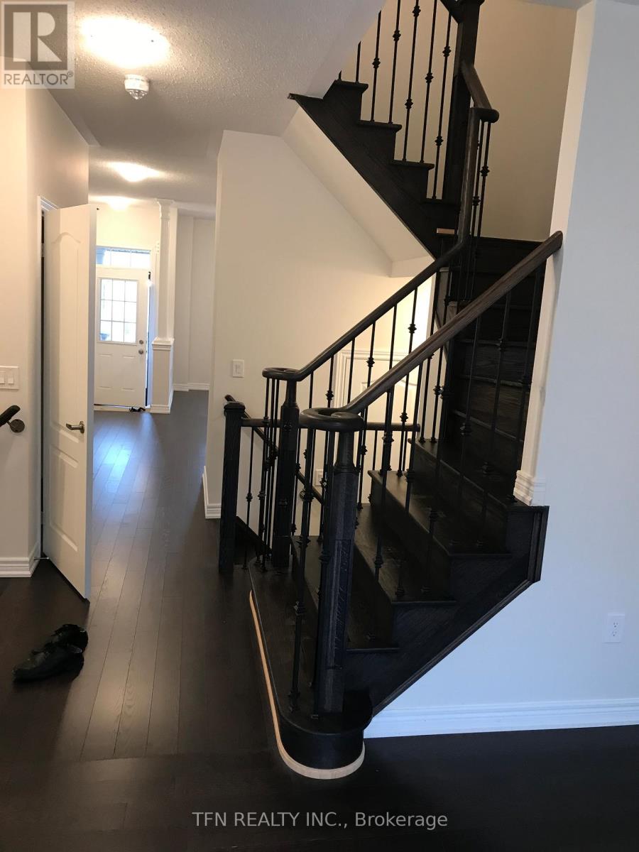 32 Spokanne Street, Brampton, Ontario  L6R 0B3 - Photo 5 - W13019184