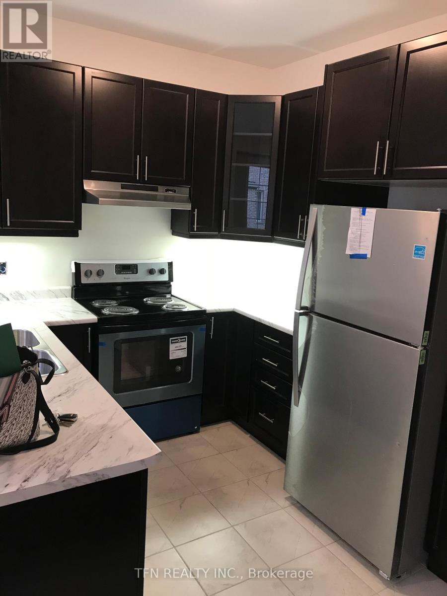 32 Spokanne Street, Brampton, Ontario  L6R 0B3 - Photo 9 - W13019184