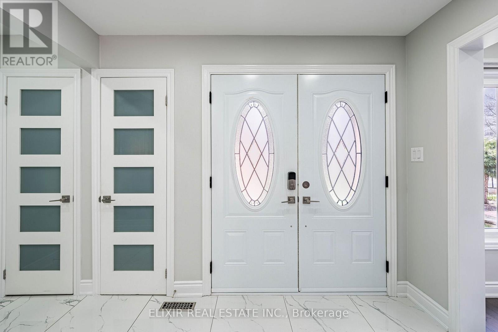 82 Kimbark Drive, Brampton, Ontario  L6X 3C6 - Photo 3 - W13019200