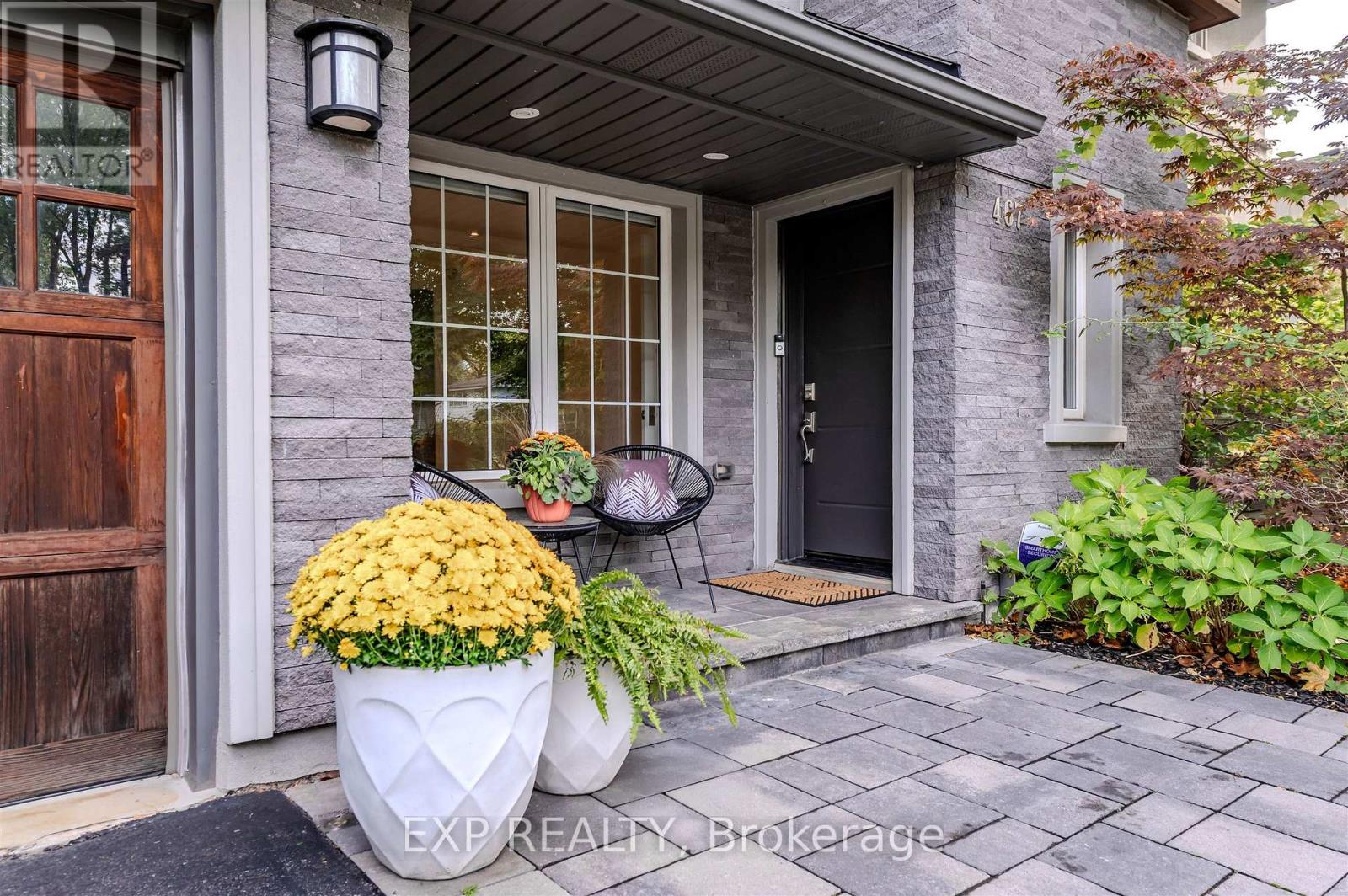 467 Caesar Avenue, Oakville, Ontario  L6J 3Z1 - Photo 2 - W13019222
