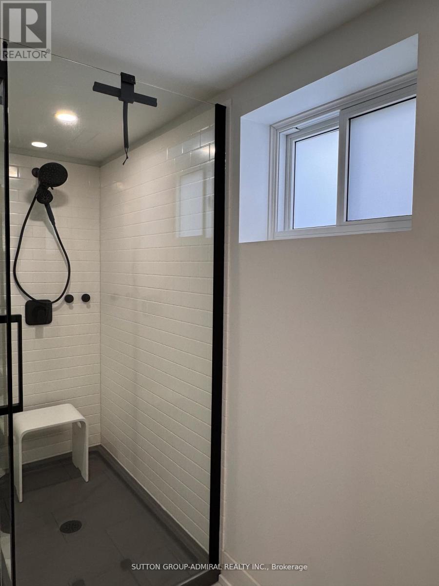 Lower - 6 Frankfort Avenue, Toronto, Ontario  M6L 2Y2 - Photo 18 - W13019260