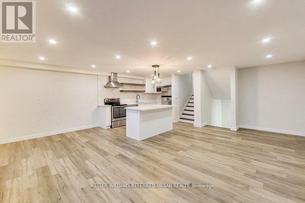 1215 - 11 Wincott Drive, Toronto, Ontario  M9R 2R9 - Photo 2 - W13019276