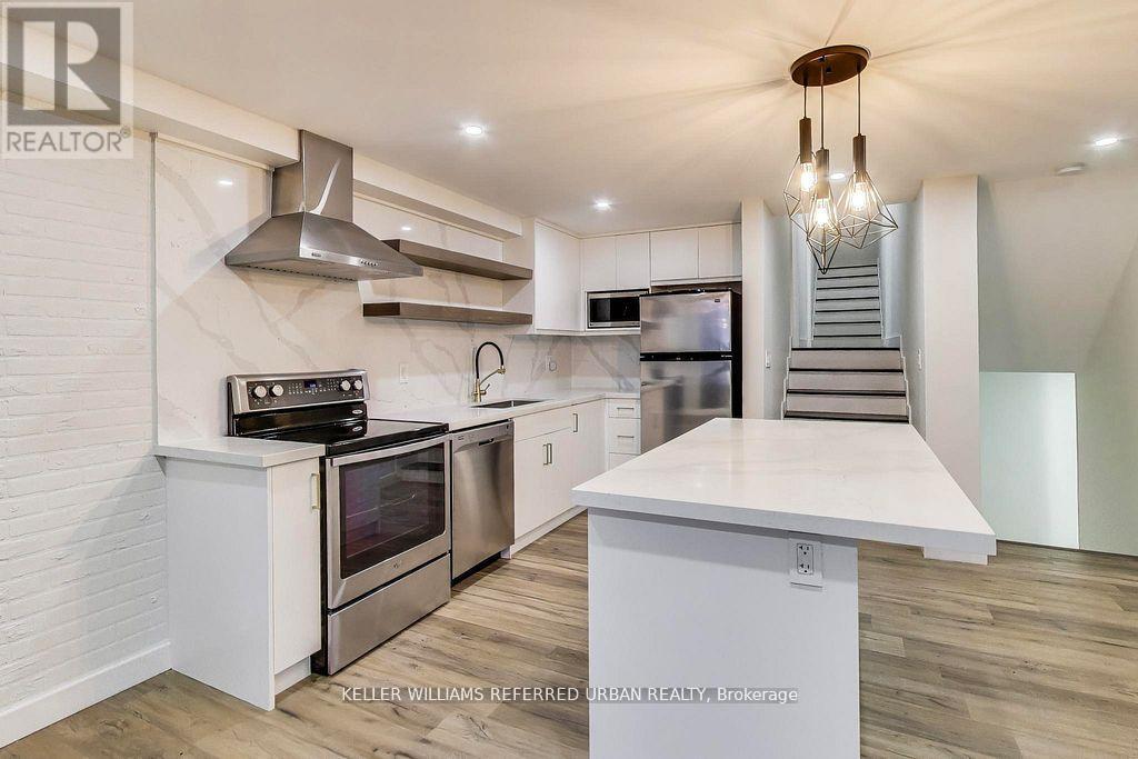 1215 - 11 Wincott Drive, Toronto, Ontario  M9R 2R9 - Photo 5 - W13019276