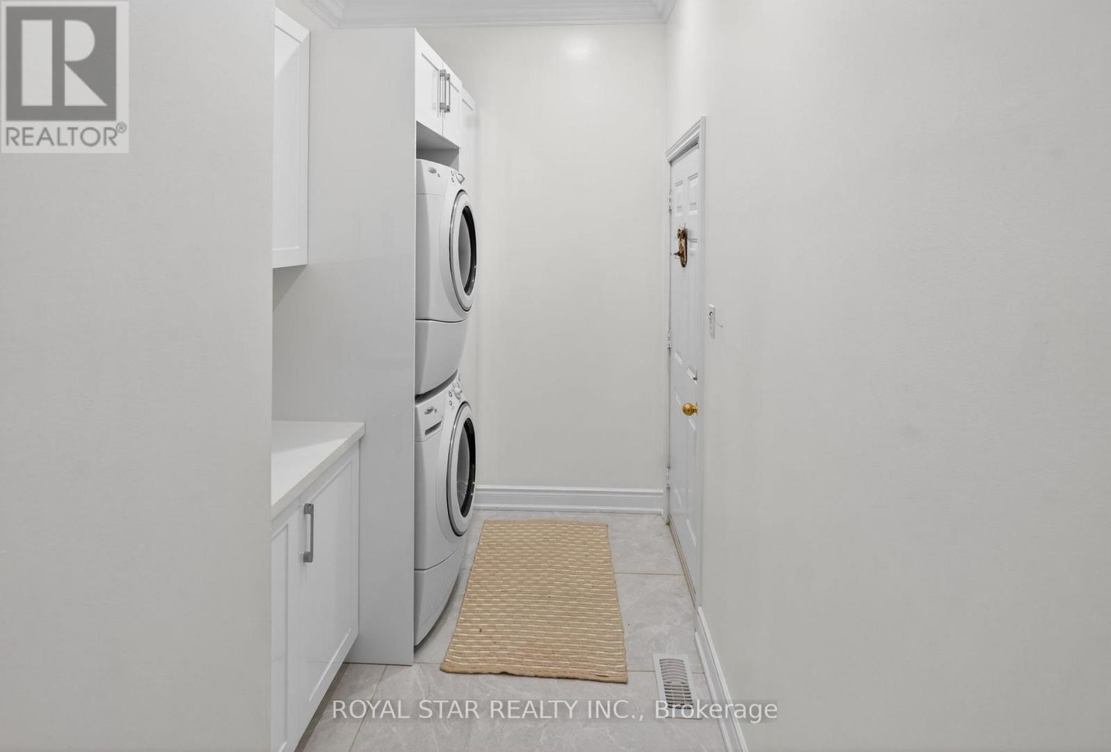 3841 Edgecliffe Run, Mississauga, Ontario  L5M 6N6 - Photo 19 - W13019280