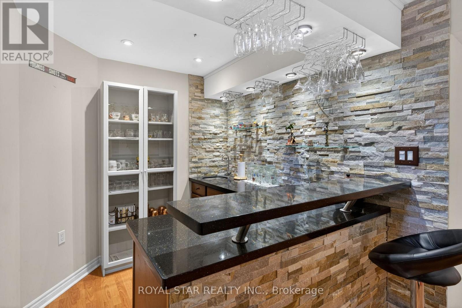 3841 Edgecliffe Run, Mississauga, Ontario  L5M 6N6 - Photo 38 - W13019280