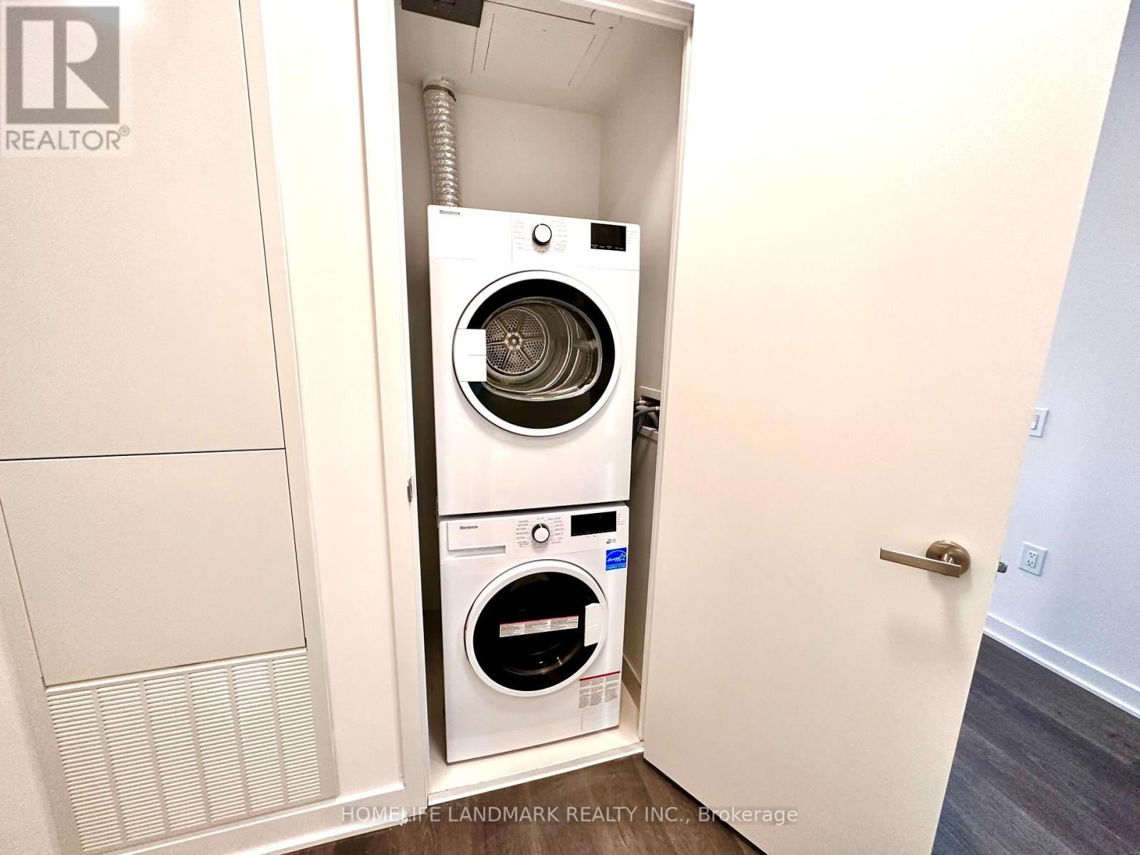 1203 - 3900 Confederation Parkway, Mississauga, Ontario  L5B 0M3 - Photo 12 - W13019292