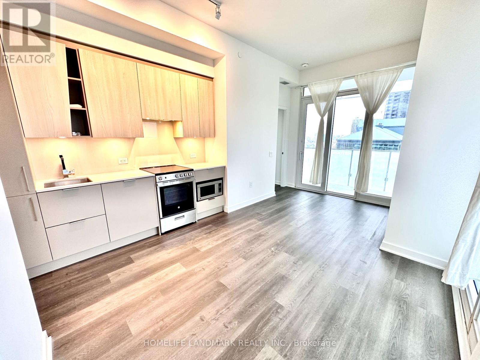 1203 - 3900 Confederation Parkway, Mississauga, Ontario  L5B 0M3 - Photo 6 - W13019292