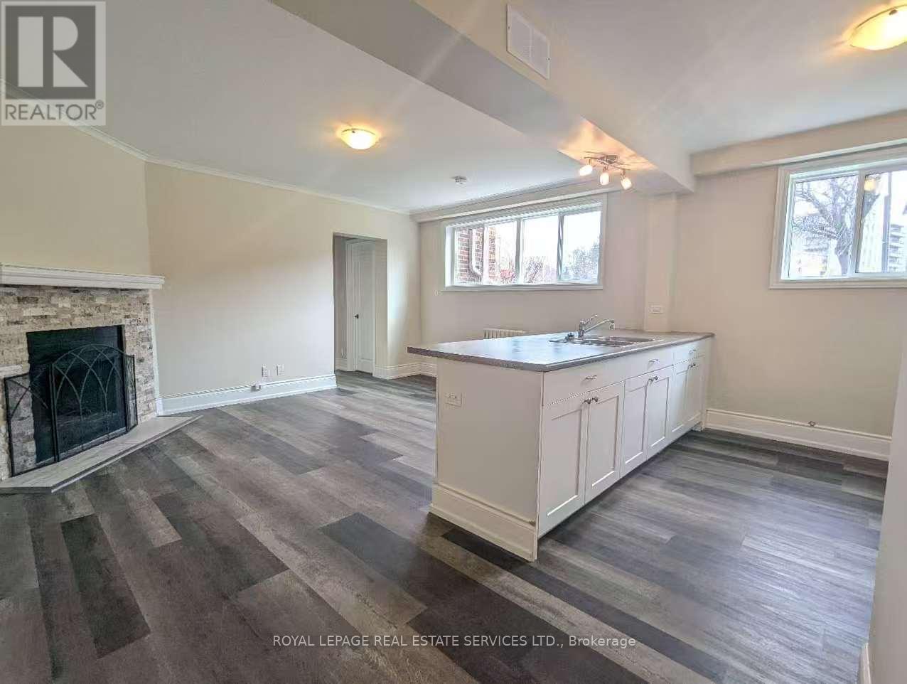 1 - 322 Lakeshore Road W, Mississauga, Ontario  L5H 1G8 - Photo 10 - W13019324
