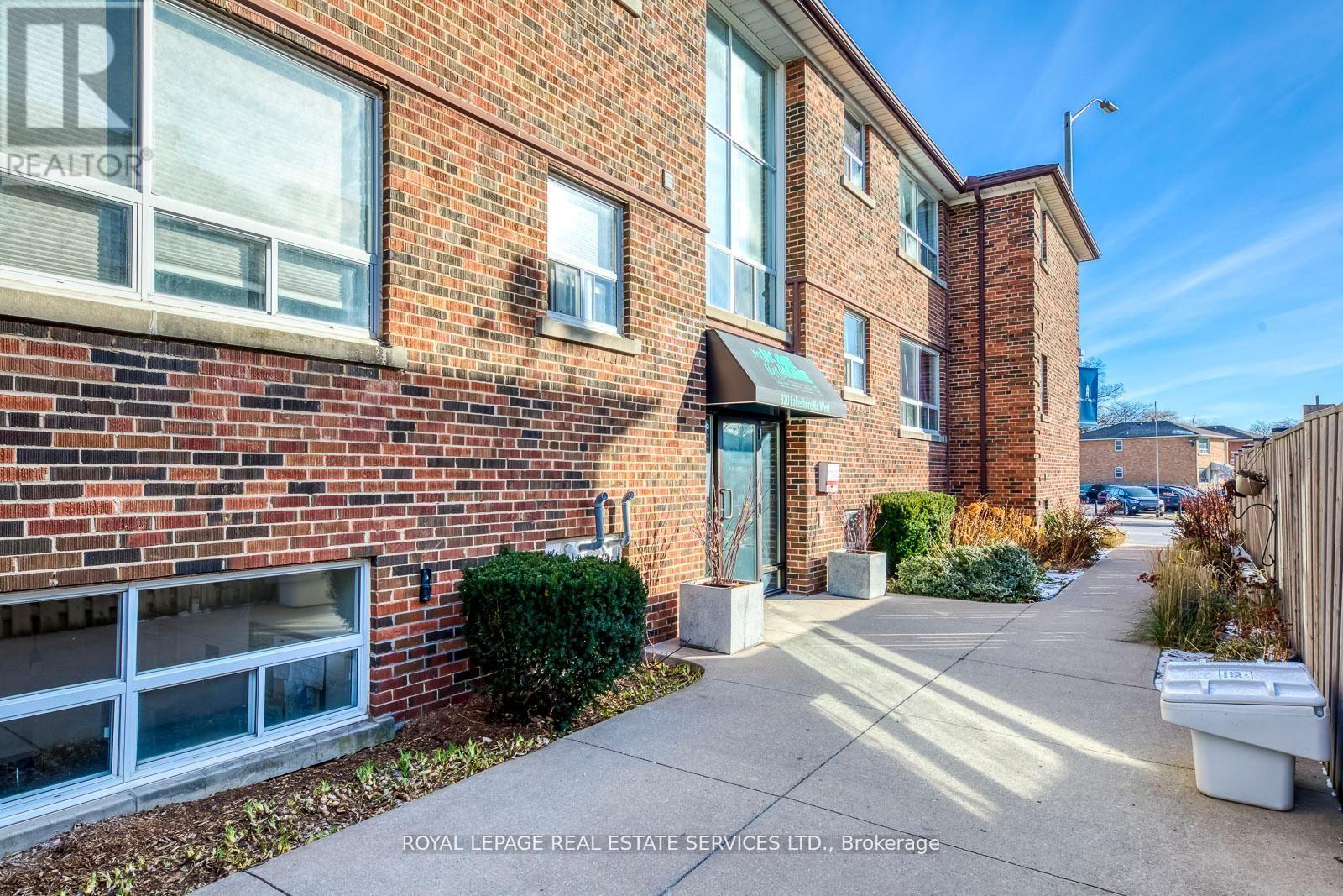1 - 322 Lakeshore Road W, Mississauga, Ontario  L5H 1G8 - Photo 2 - W13019324
