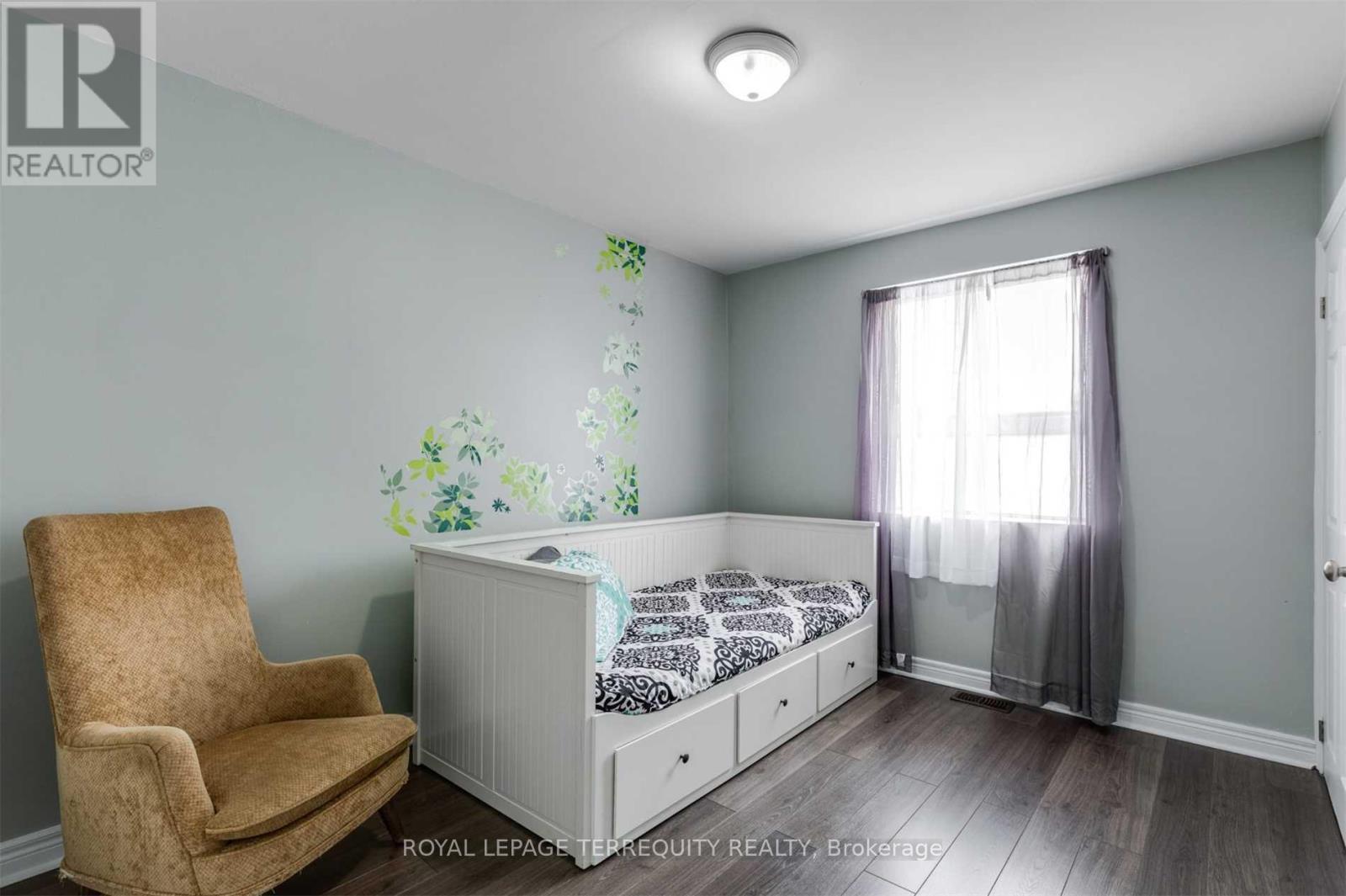 Upper - 26a Scarlett Road, Toronto, Ontario  M6N 4K1 - Photo 12 - W13019336