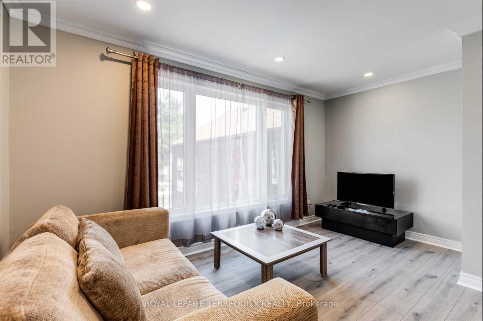 Upper - 26a Scarlett Road, Toronto, Ontario  M6N 4K1 - Photo 6 - W13019336