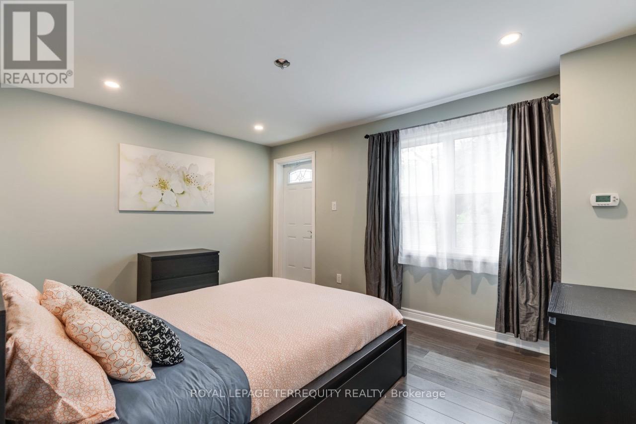 Upper - 26a Scarlett Road, Toronto, Ontario  M6N 4K1 - Photo 8 - W13019336
