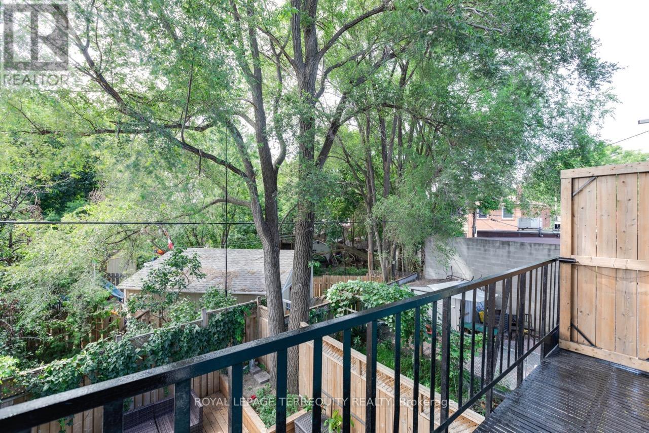 Upper - 26a Scarlett Road, Toronto, Ontario  M6N 4K1 - Photo 9 - W13019336