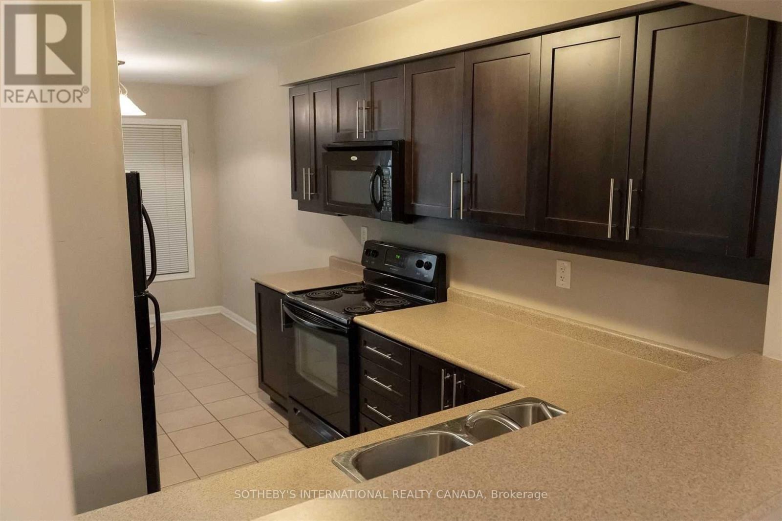 921 Raftis Crescent, Milton, Ontario  L9T 6Z2 - Photo 5 - W13019398