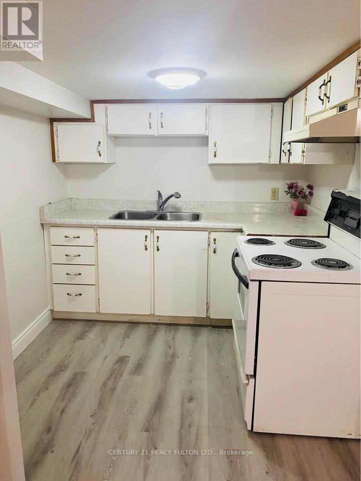 2801 Gulfstream Way, Mississauga, Ontario  L5N 6K2 - Photo 11 - W13019424