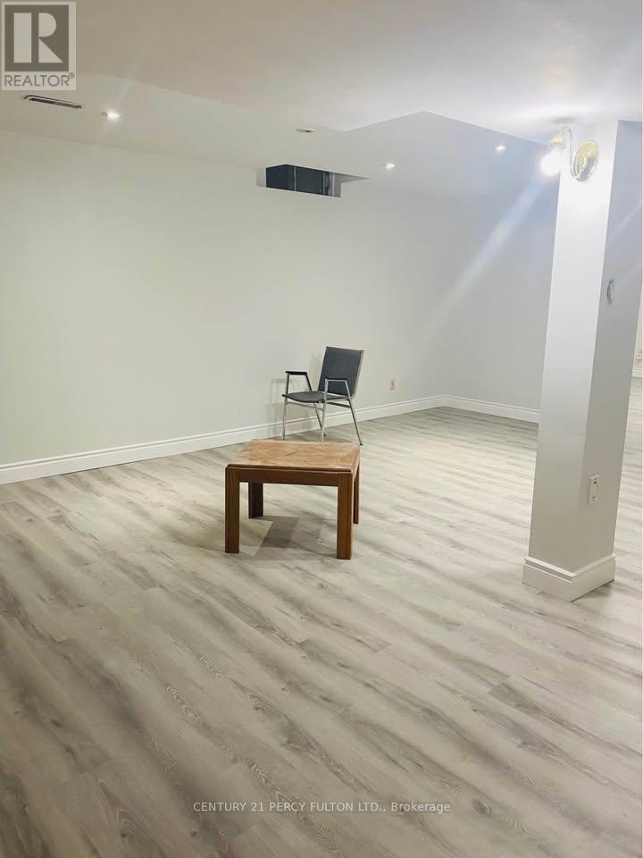 2801 Gulfstream Way, Mississauga, Ontario  L5N 6K2 - Photo 3 - W13019424