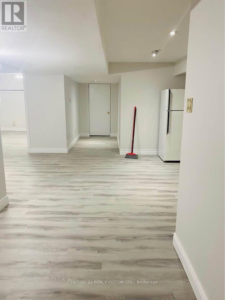 2801 Gulfstream Way, Mississauga, Ontario  L5N 6K2 - Photo 5 - W13019424