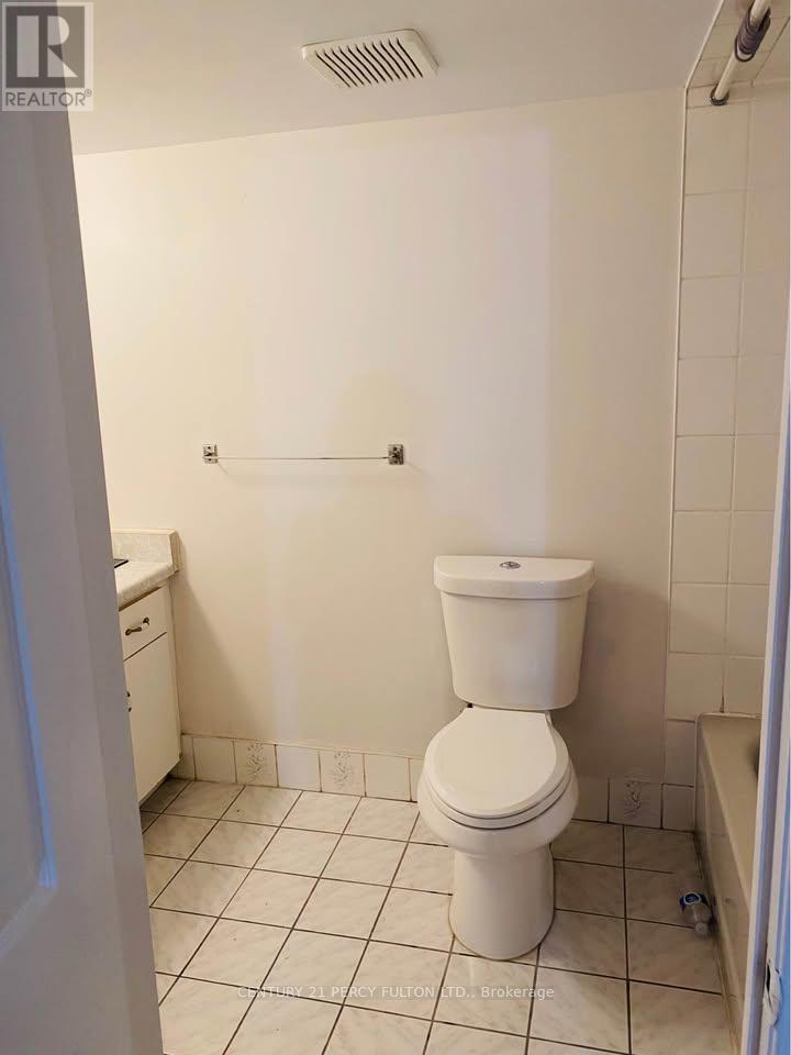 2801 Gulfstream Way, Mississauga, Ontario  L5N 6K2 - Photo 6 - W13019424