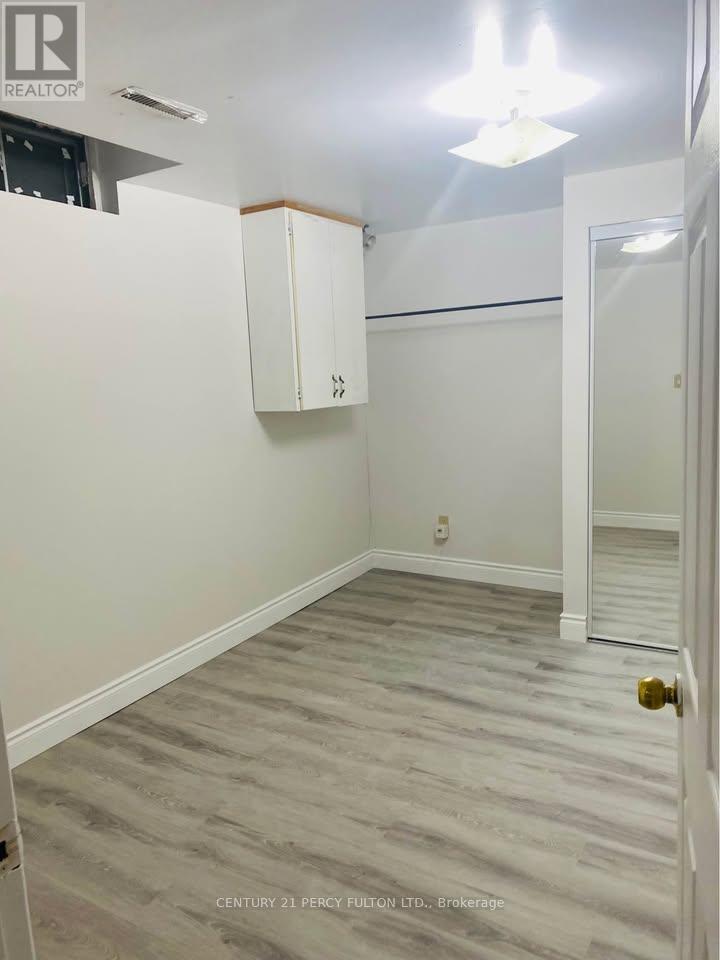 2801 Gulfstream Way, Mississauga, Ontario  L5N 6K2 - Photo 8 - W13019424