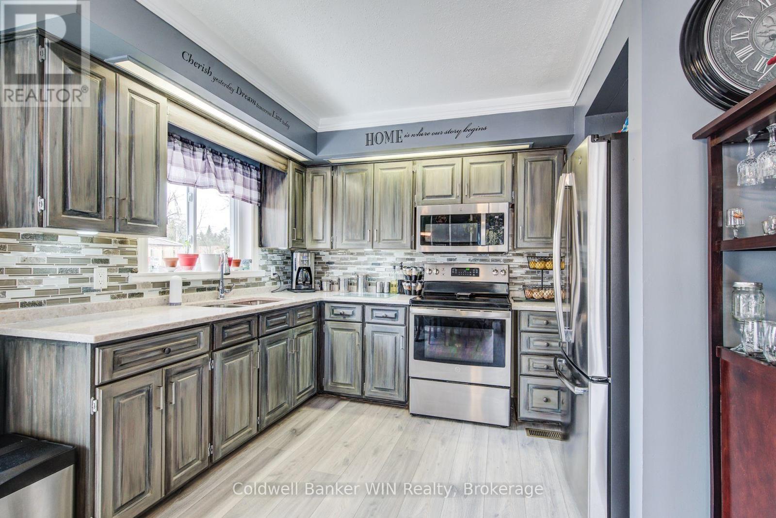 455 Albert Street, Wellington North, Ontario  N0G 2L2 - Photo 11 - X12927432