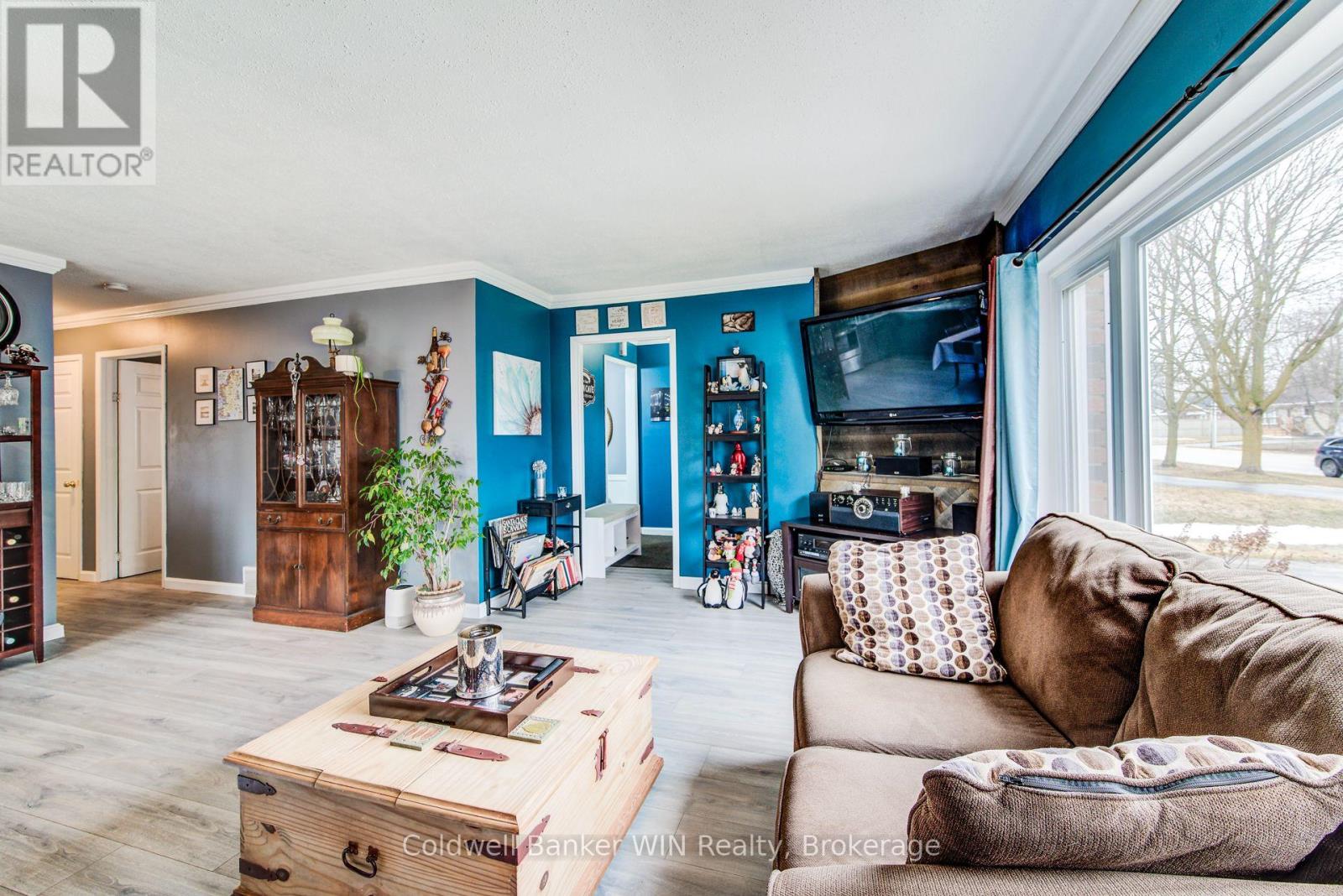 455 Albert Street, Wellington North, Ontario  N0G 2L2 - Photo 8 - X12927432