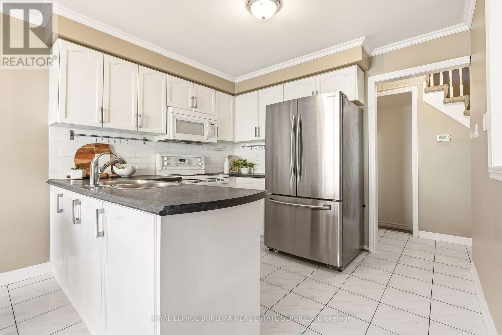 95 Thornlodge Drive, Hamilton, Ontario  L8B 0L9 - Photo 10 - X13019208