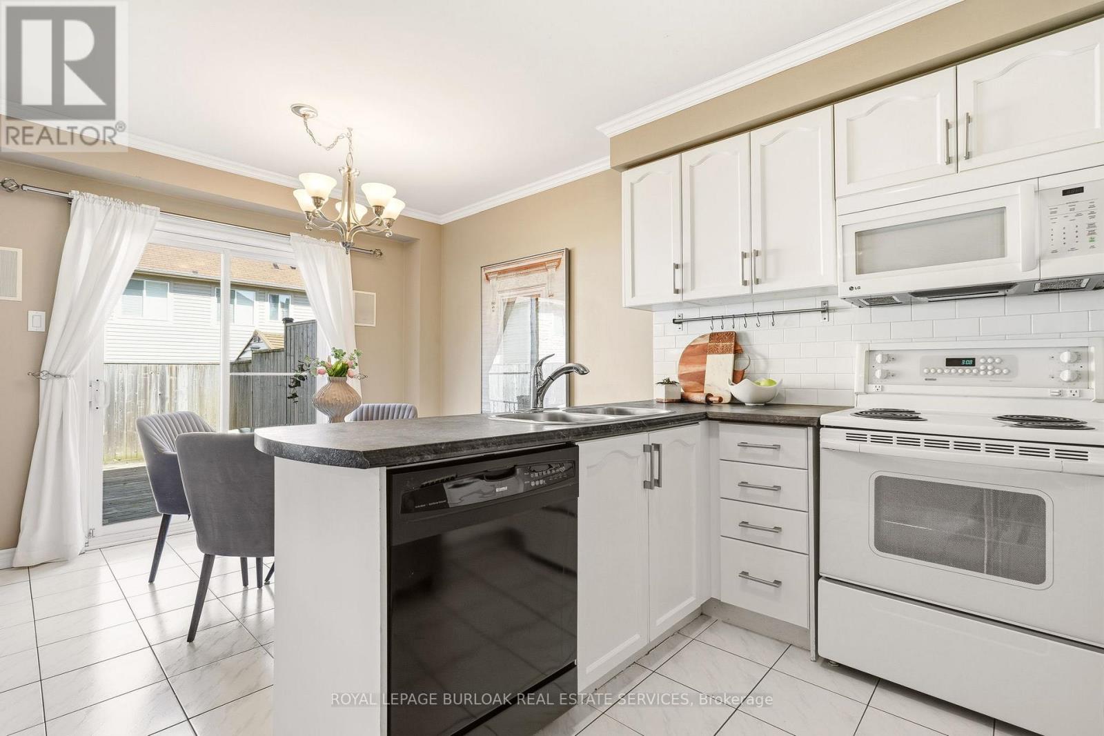 95 Thornlodge Drive, Hamilton, Ontario  L8B 0L9 - Photo 11 - X13019208