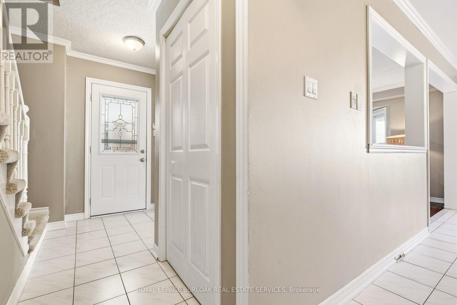 95 Thornlodge Drive, Hamilton, Ontario  L8B 0L9 - Photo 3 - X13019208