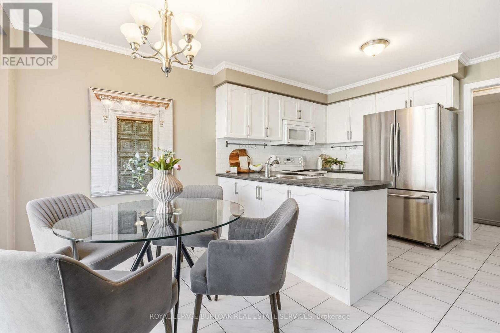 95 Thornlodge Drive, Hamilton, Ontario  L8B 0L9 - Photo 9 - X13019208