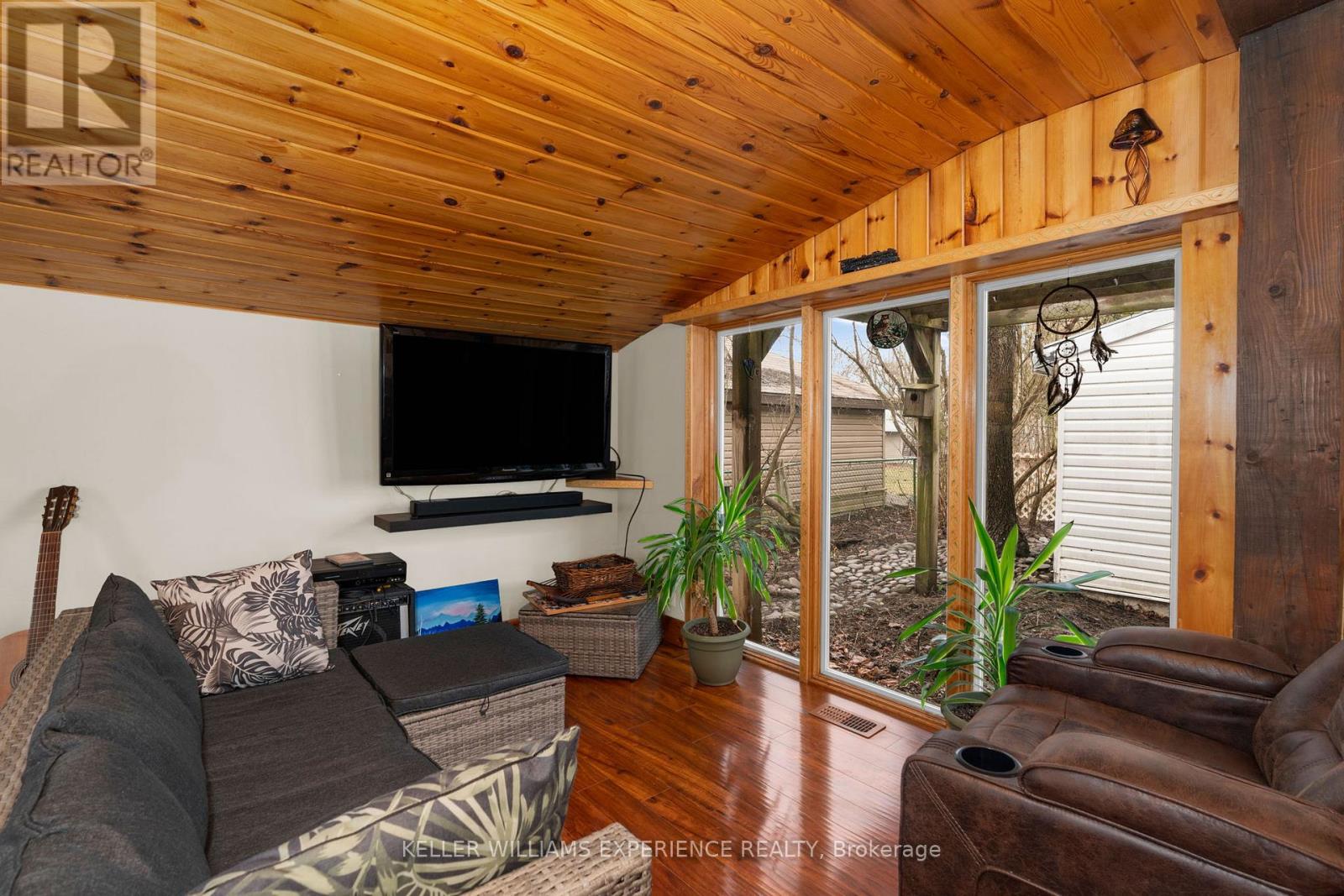 520 First Street N, Gravenhurst, Ontario  P1P 1B9 - Photo 2 - X13019248