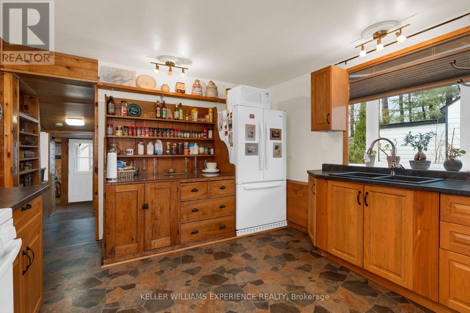 520 First Street N, Gravenhurst, Ontario  P1P 1B9 - Photo 5 - X13019248