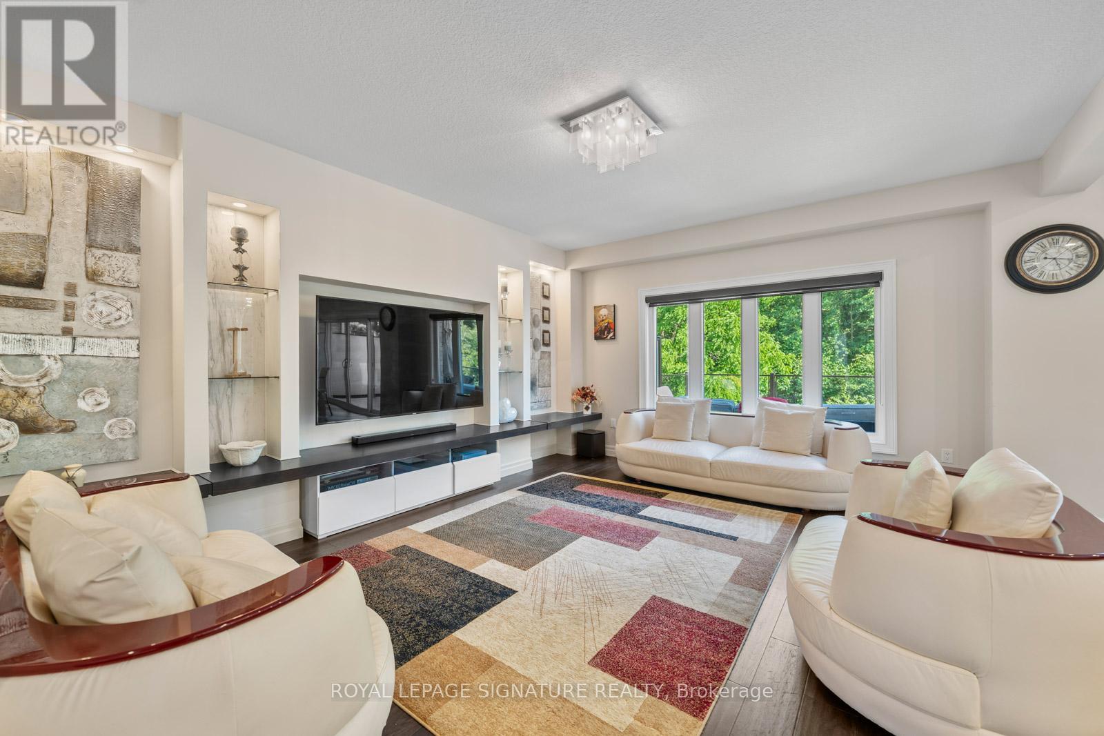 704 Robert Ferrie Drive, Kitchener, Ontario  N2R 0B2 - Photo 1 - X13019334