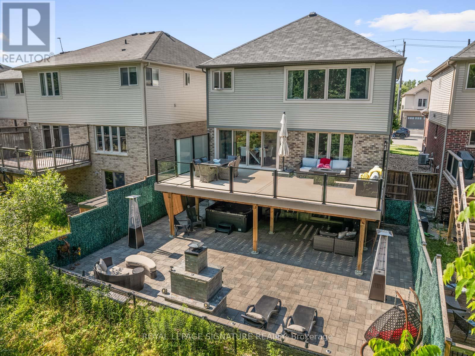 704 Robert Ferrie Drive, Kitchener, Ontario  N2R 0B2 - Photo 3 - X13019334