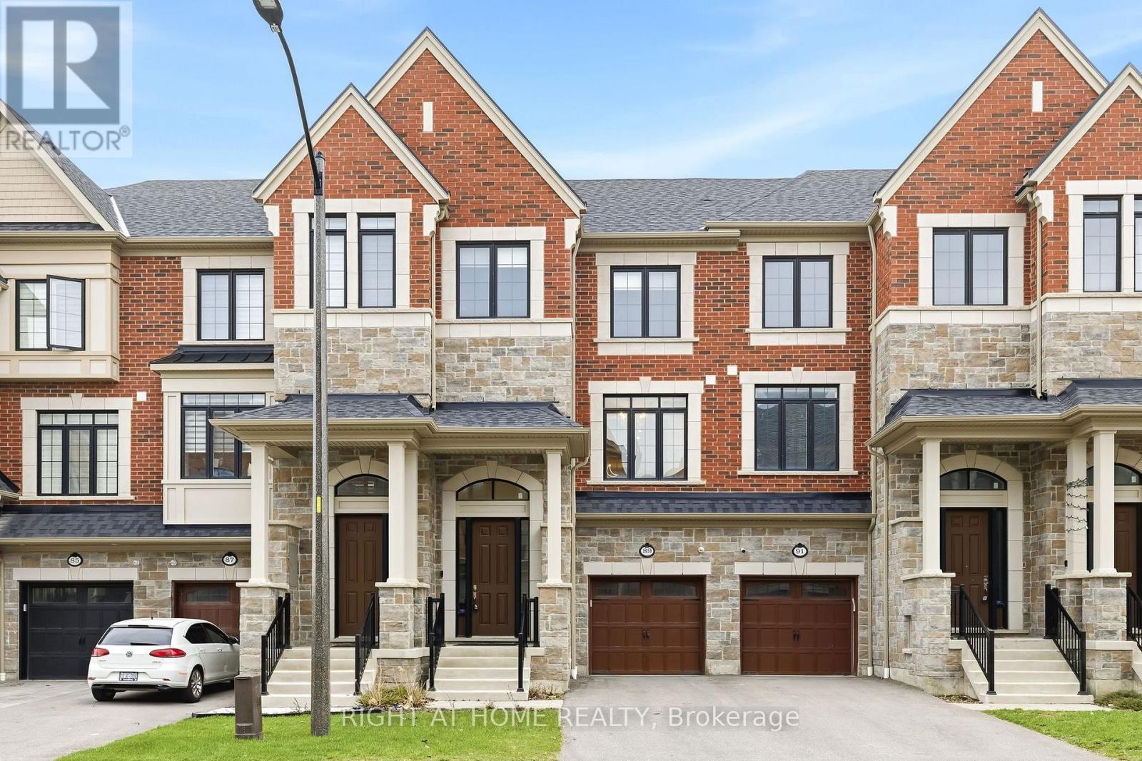 89 DORIAN DRIVE, Whitby, Ontario